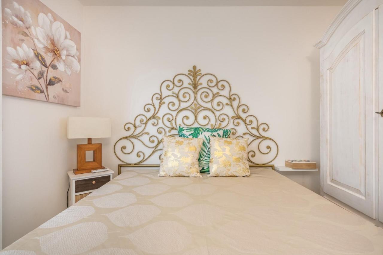 Villa Acquamarina Semi Detached Villa With Private Pool And Wifi 토레 델레 스텔레 외부 사진