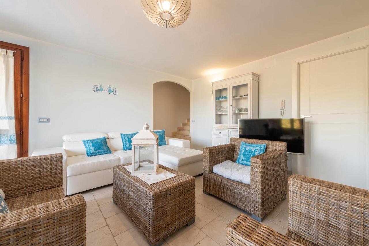 Villa Acquamarina Semi Detached Villa With Private Pool And Wifi 토레 델레 스텔레 외부 사진